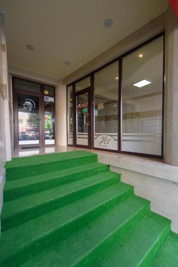 Cora Hotel