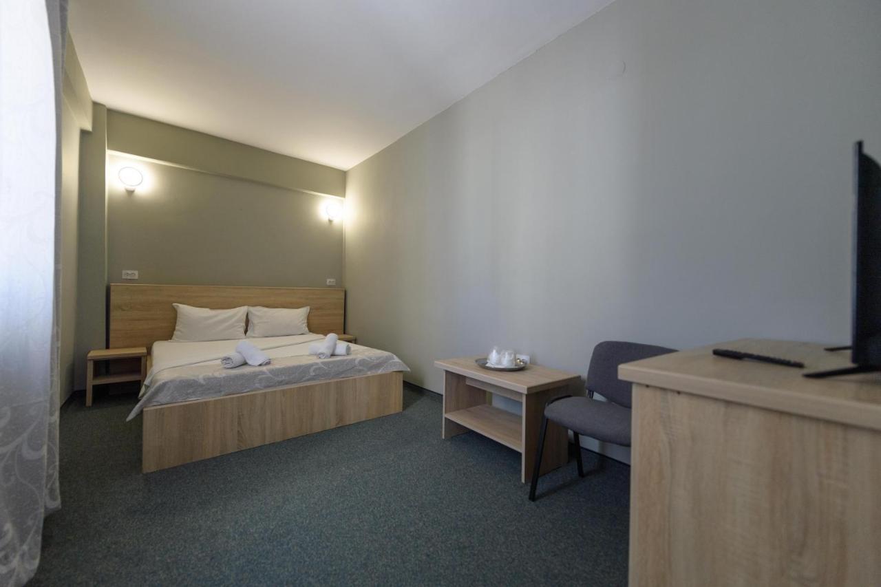 Cora Hotel