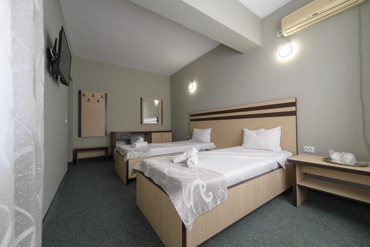 Cora Hotel