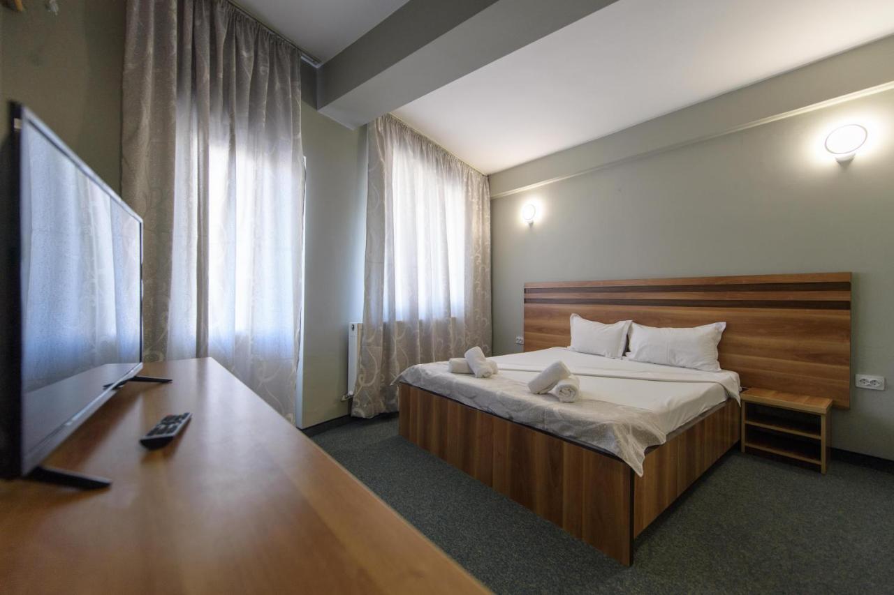 Cora Hotel 2*
