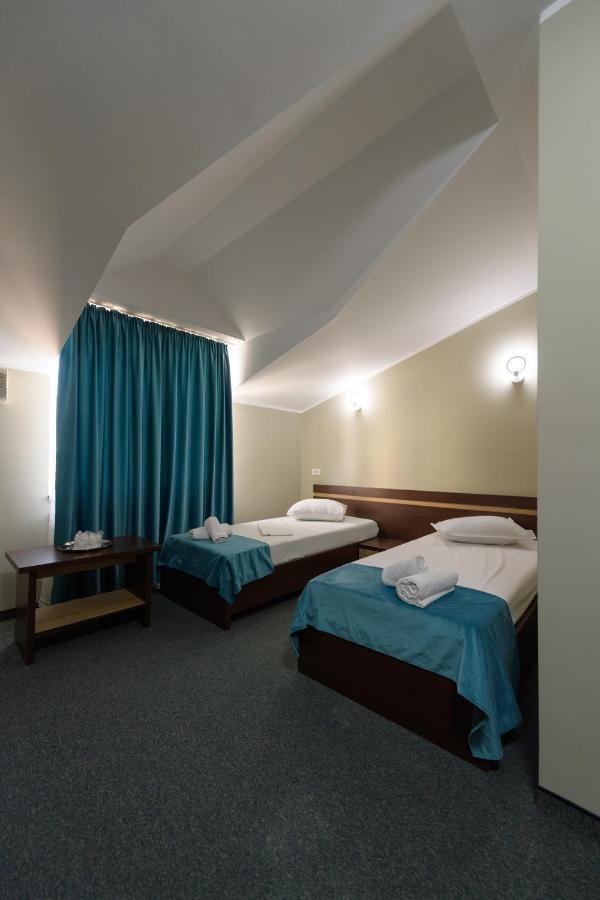 Cora Hotel 2*