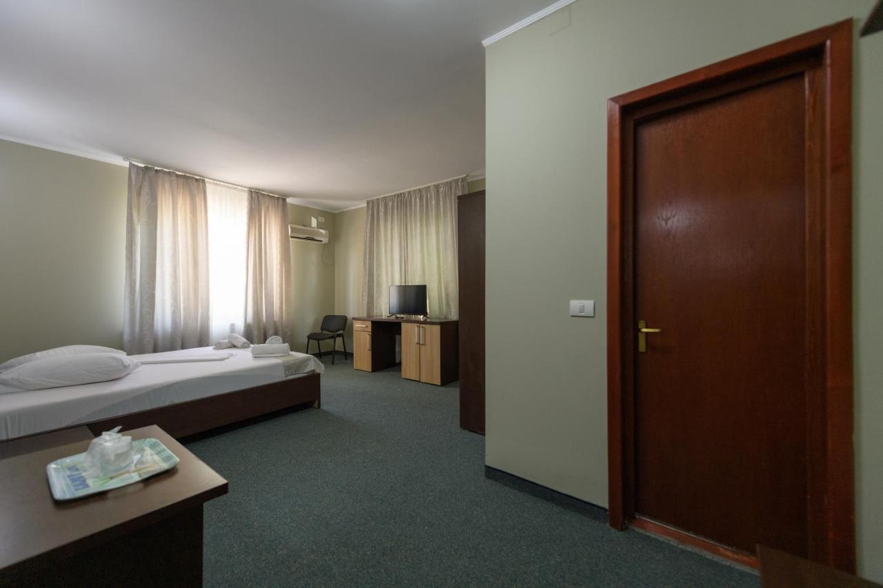 Cora Hotel